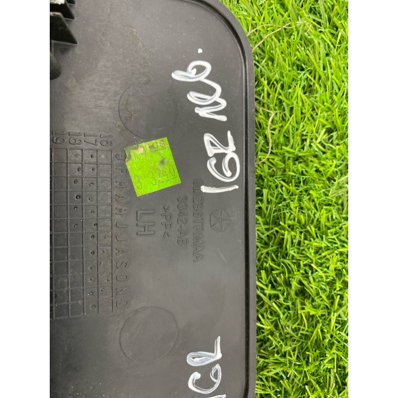 Крышка аккумулятора (кузов и элементы) Jeep Grand Cherokee WK2 2018 3.6 6DZ86DX9AA