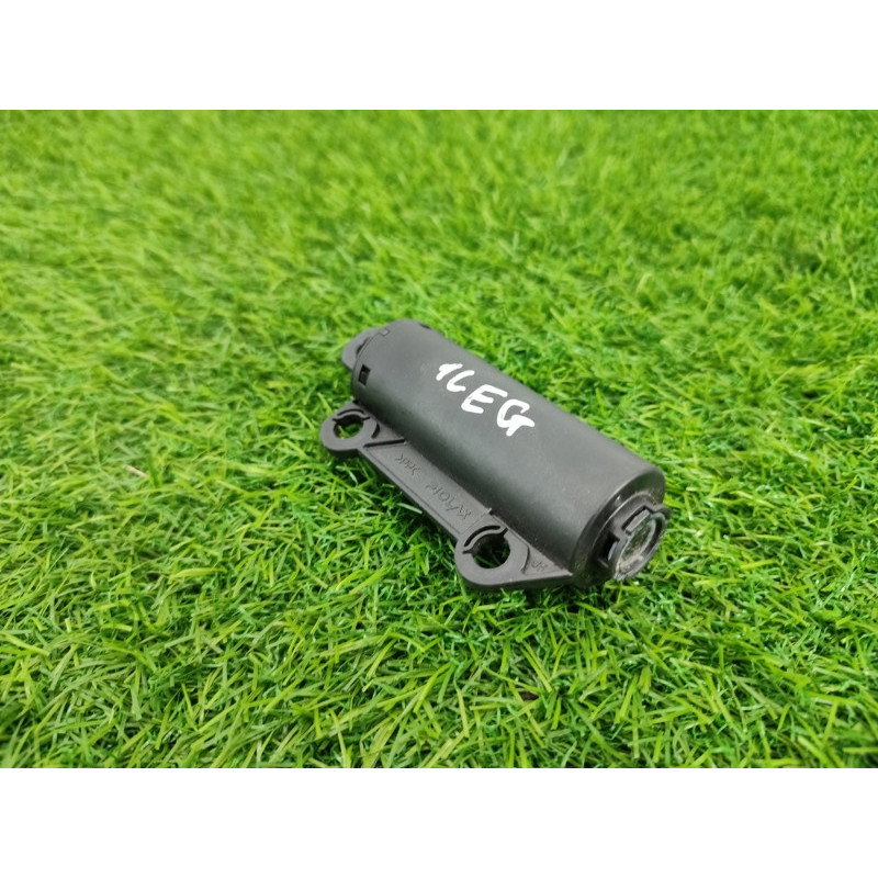 Амортизатор бардачка (салон) Subaru Legacy BN 2016 2.5 66253VA000