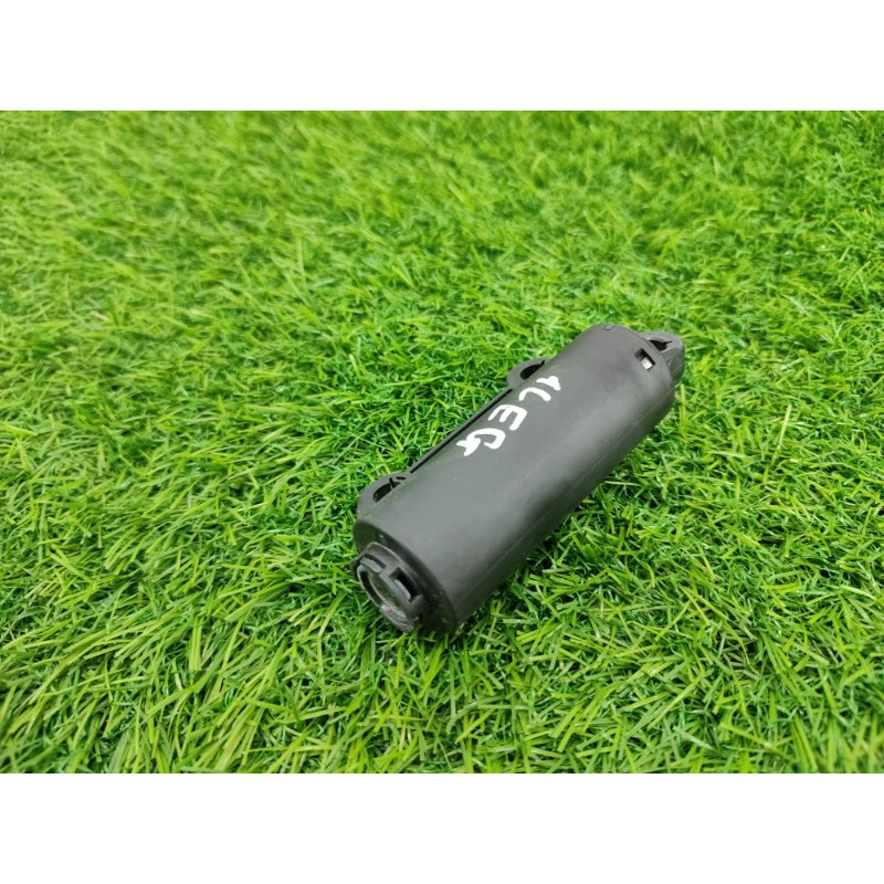 Амортизатор бардачка (салон) Subaru Legacy BN 2016 2.5 66253VA000