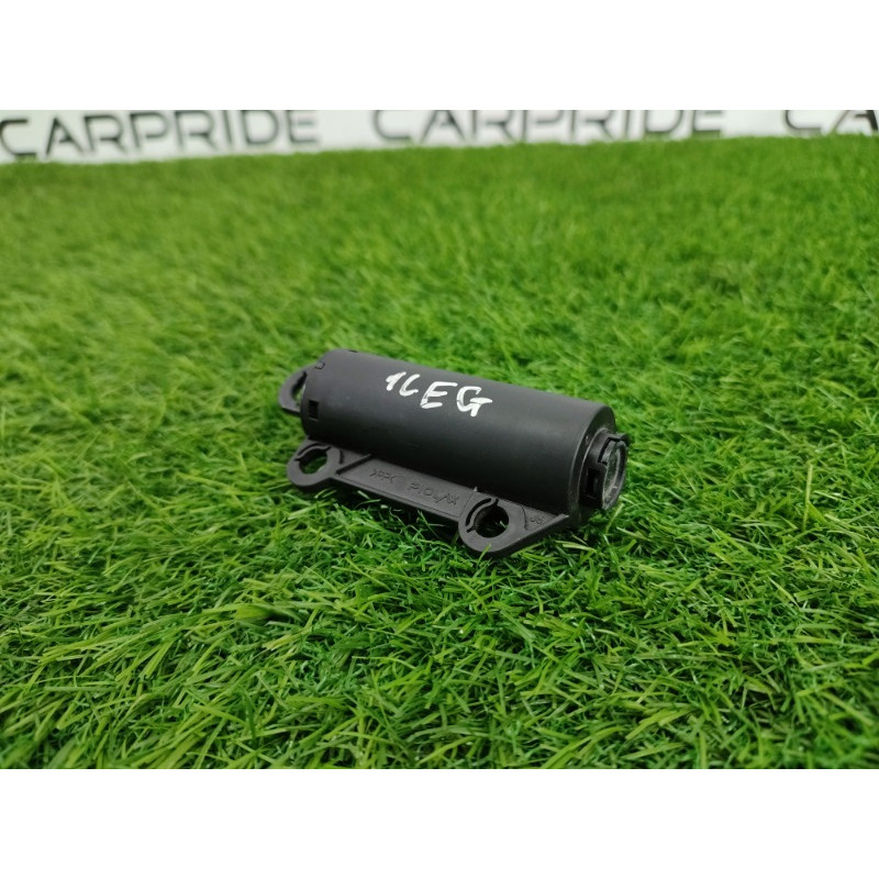 Амортизатор бардачка (салон) Subaru Legacy BN 2016 2.5 66253VA000