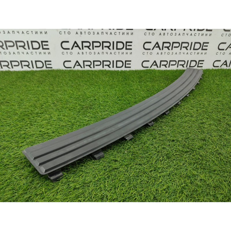 Накладка на бампер (кузов и элементы) Jeep Grand Cherokee WK2 2018 3.6 68111633AB