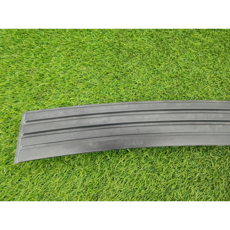 Накладка на бампер (кузов и элементы) Jeep Grand Cherokee WK2 2018 3.6 68111633AB