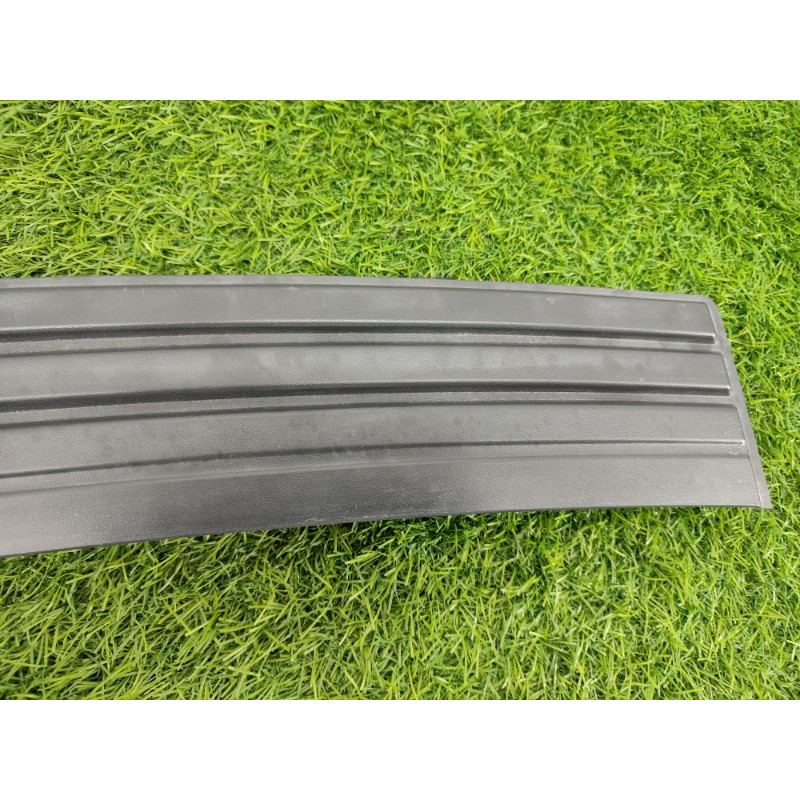 Накладка на бампер (кузов и элементы) Jeep Grand Cherokee WK2 2018 3.6 68111633AB