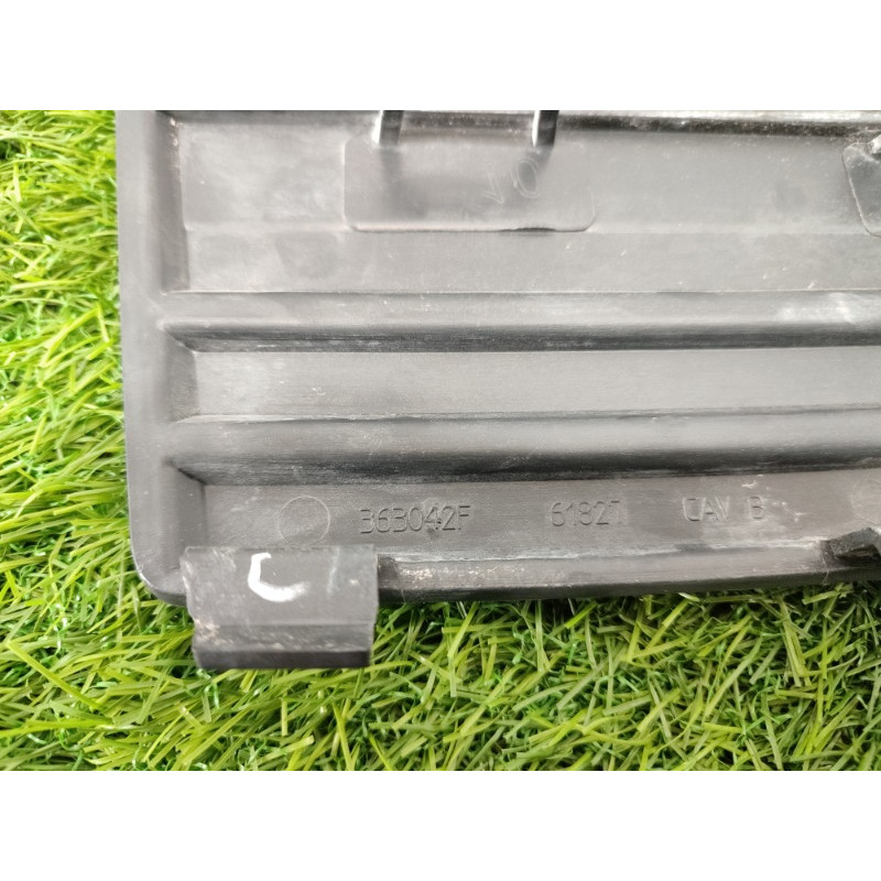 Накладка на бампер (кузов и элементы) Jeep Grand Cherokee WK2 2018 3.6 68111633AB