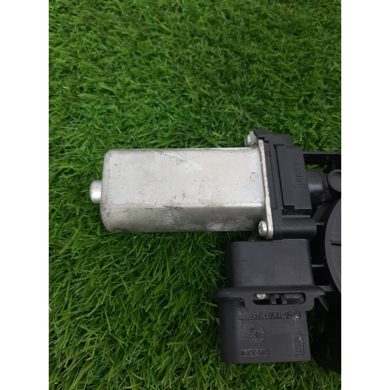 Мотор стеклоподъемника (электрика) BMW 3-series F30 2013 N26B20 67627406634