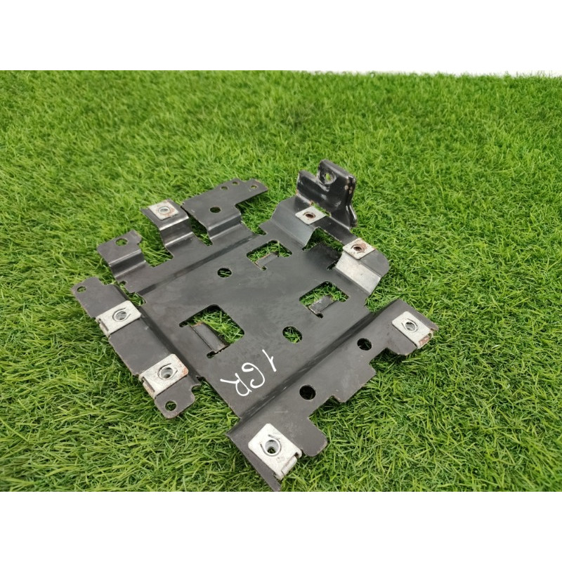 Кронштейн блока управления (кузов и элементы) Jeep Grand Cherokee WK2 2018 3.6 68251949AC