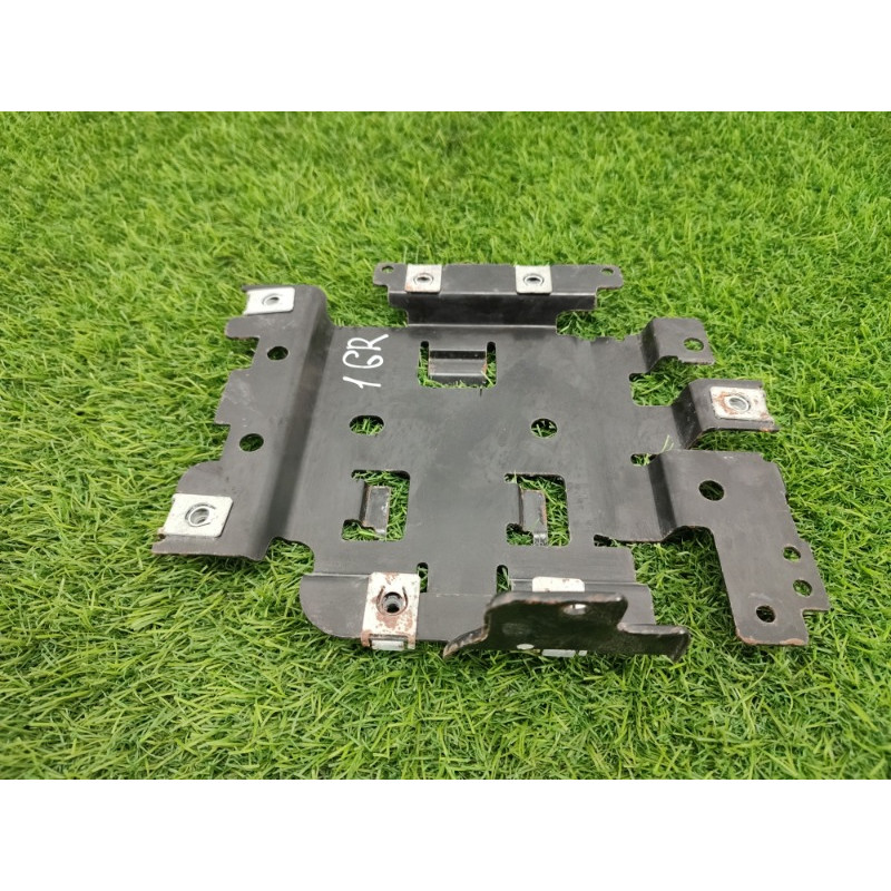 Кронштейн блока управления (кузов и элементы) Jeep Grand Cherokee WK2 2018 3.6 68251949AC