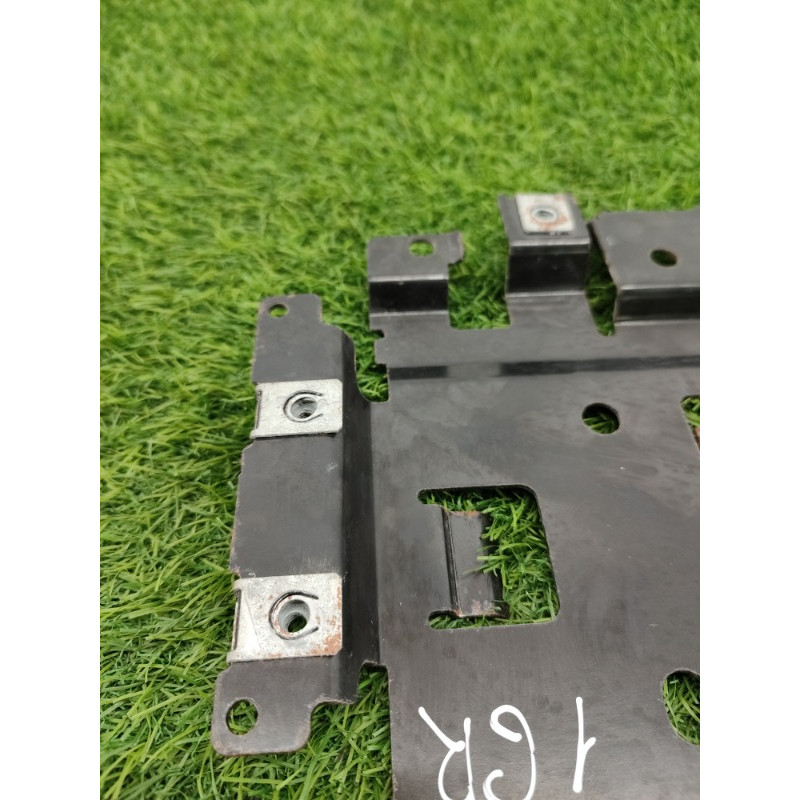 Кронштейн блока управления (кузов и элементы) Jeep Grand Cherokee WK2 2018 3.6 68251949AC