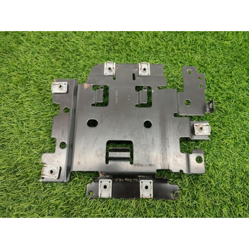 Кронштейн блока управления (кузов и элементы) Jeep Grand Cherokee WK2 2018 3.6 68251949AC