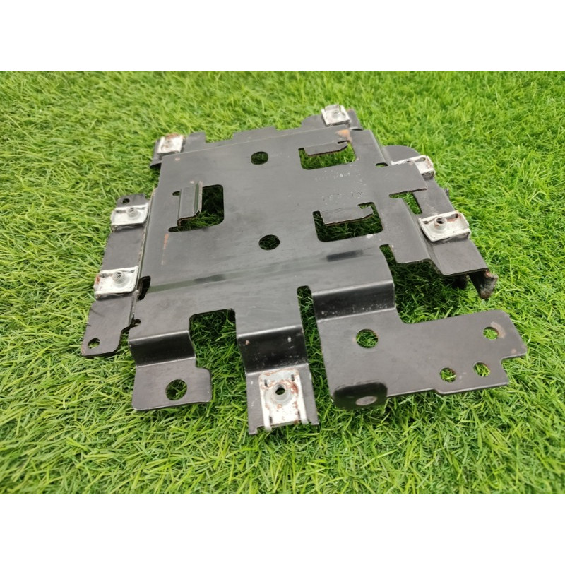 Кронштейн блока управления (кузов и элементы) Jeep Grand Cherokee WK2 2018 3.6 68251949AC