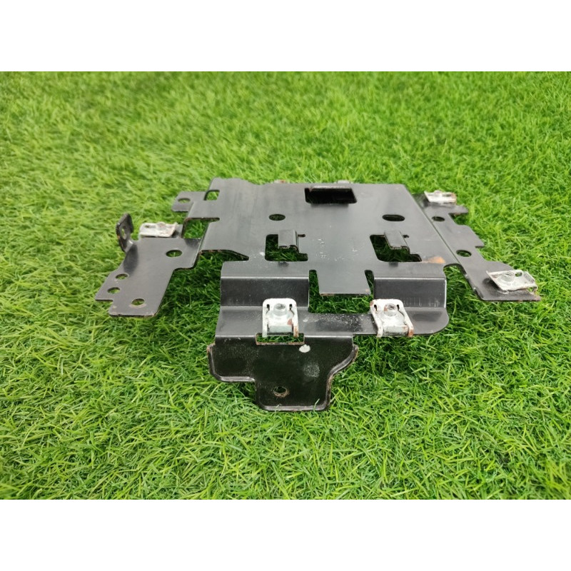 Кронштейн блока управления (кузов и элементы) Jeep Grand Cherokee WK2 2018 3.6 68251949AC