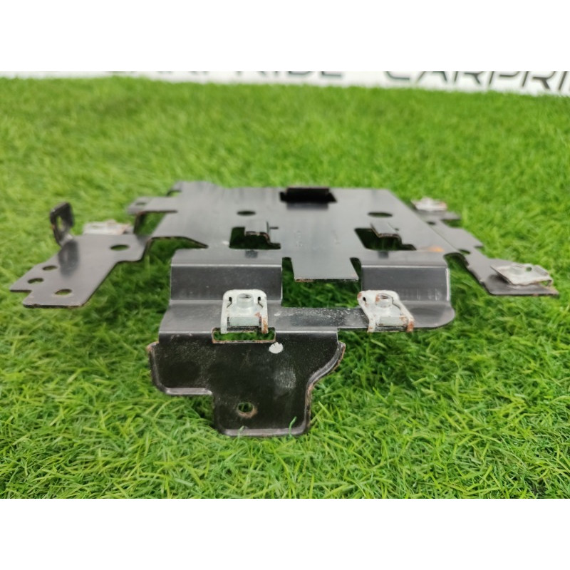 Кронштейн блока управления (кузов и элементы) Jeep Grand Cherokee WK2 2018 3.6 68251949AC