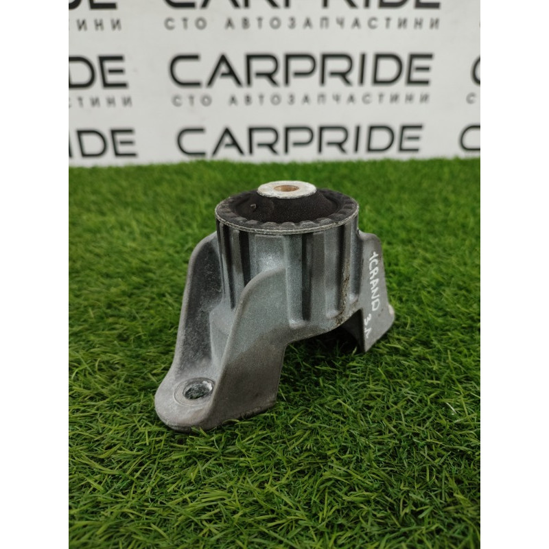 Опора стойки (подвеска) Jeep Grand Cherokee WK2 2018 3.6 68311287AA