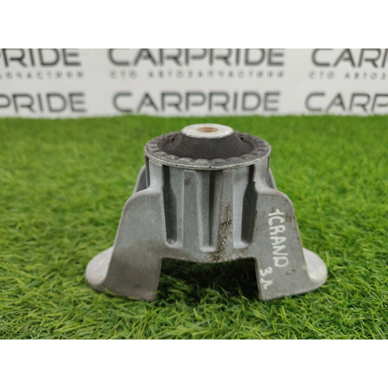 Опора стойки (подвеска) Jeep Grand Cherokee WK2 2018 3.6 68311287AA