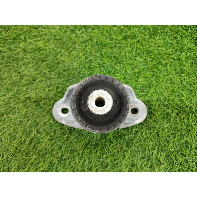 Опора стойки (подвеска) Jeep Grand Cherokee WK2 2018 3.6 68311287AA