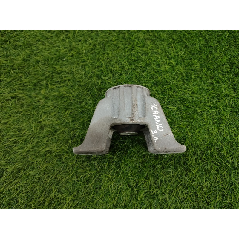 Опора стойки (подвеска) Jeep Grand Cherokee WK2 2018 3.6 68311287AA