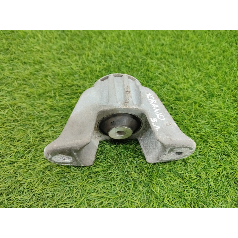 Опора стойки (подвеска) Jeep Grand Cherokee WK2 2018 3.6 68311287AA