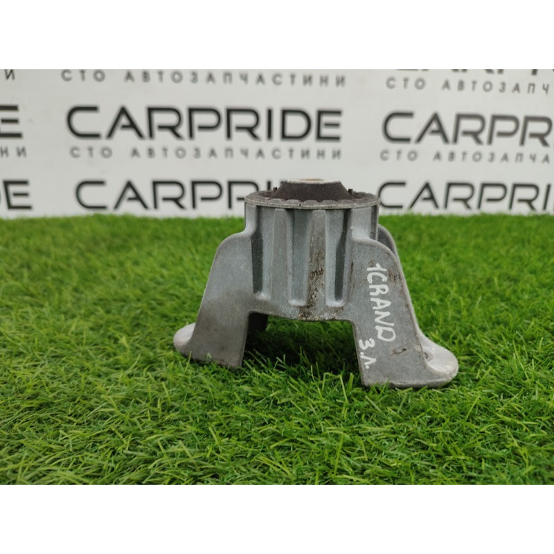 Опора стойки (подвеска) Jeep Grand Cherokee WK2 2018 3.6 68311287AA