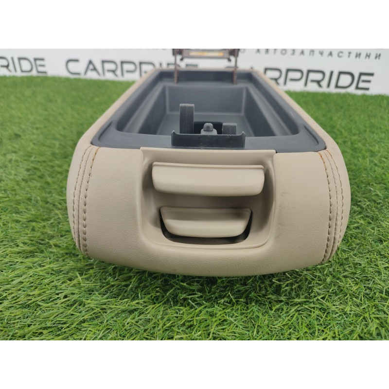 Подлокотник (салон) Jeep Grand Cherokee WK2 2018 3.6 6NZ30HL1AA