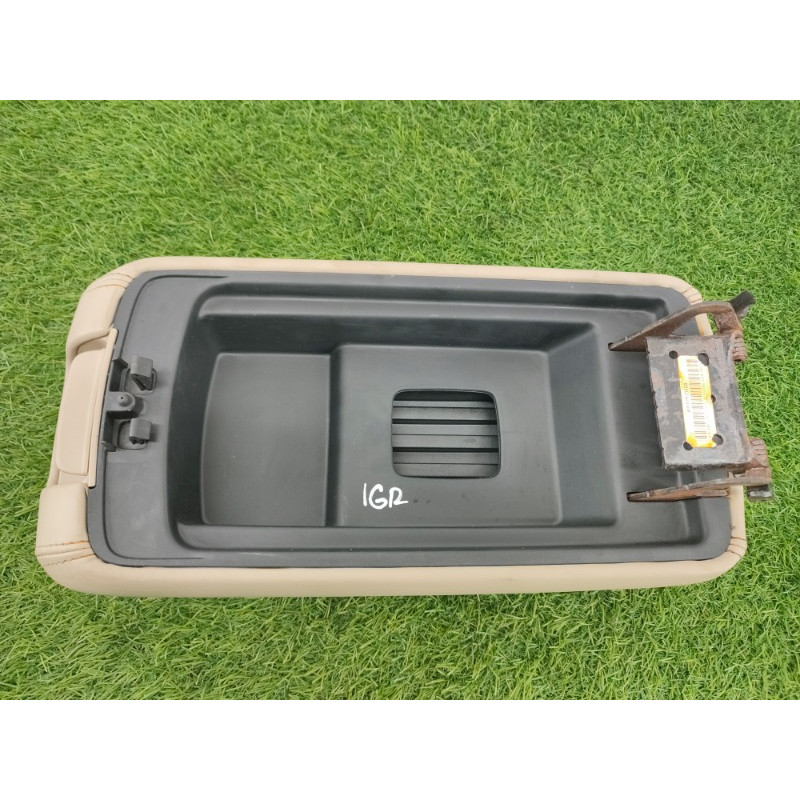 Подлокотник (салон) Jeep Grand Cherokee WK2 2018 3.6 6NZ30HL1AA