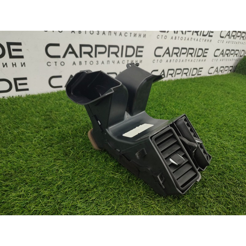 Дефлектор воздуховода (салон) Jeep Grand Cherokee WK2 2018 3.6 68085974AC