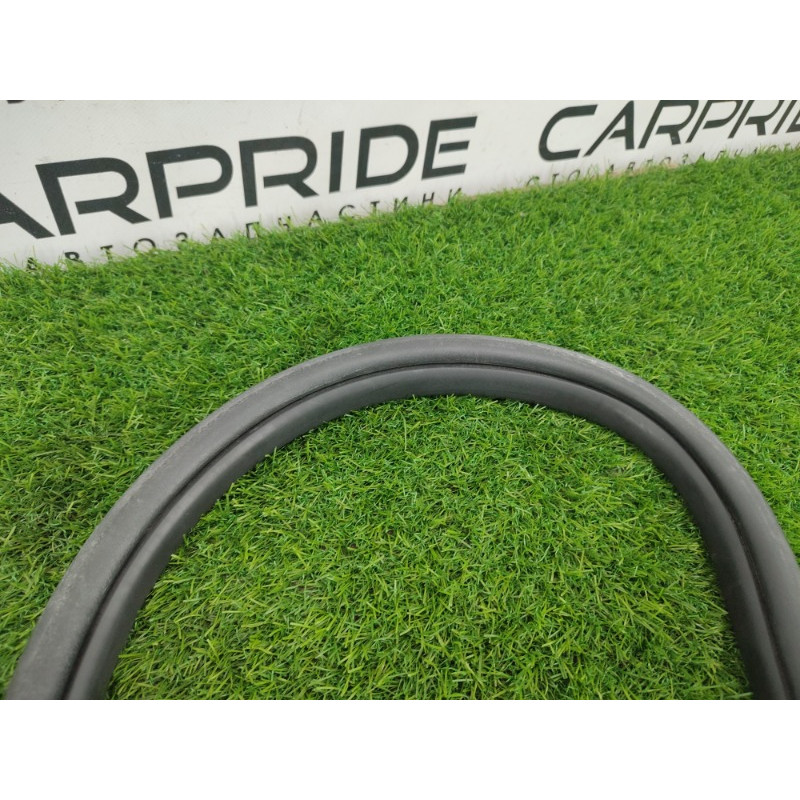 Уплотнитель проема двери (кузов и элементы) Jeep Grand Cherokee WK2 2018 3.6 55399255AE