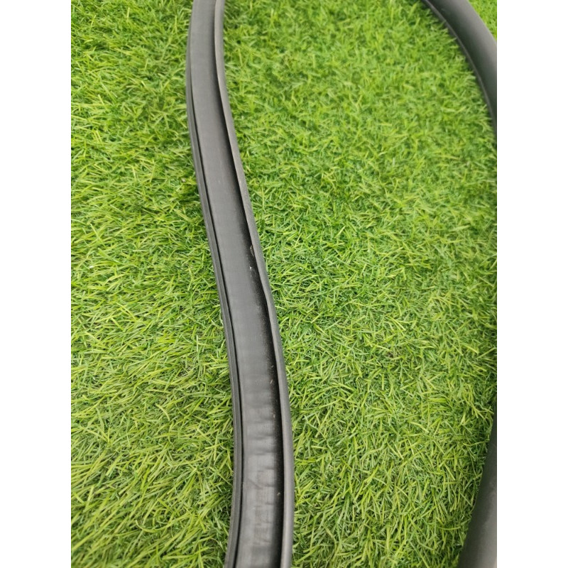 Уплотнитель проема двери (кузов и элементы) Jeep Grand Cherokee WK2 2018 3.6 55399255AE