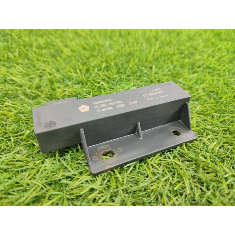 Антенна бесключевого доступа (электрика) Jeep Grand Cherokee WK2 2018 3.6 68068148aa