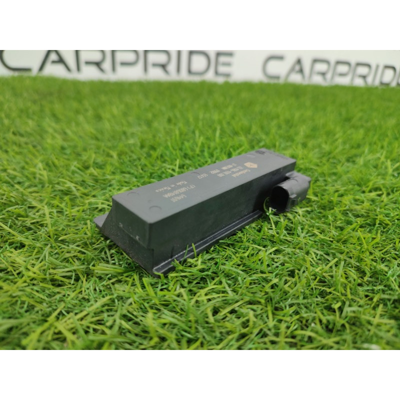 Антенна бесключевого доступа (электрика) Jeep Grand Cherokee WK2 2018 3.6 68068148aa