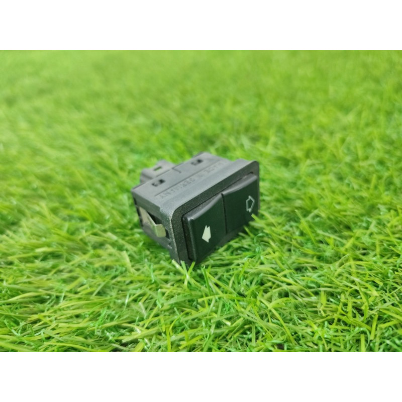 Кнопка стеклоподъемника (электрика / кнопки) BMW 7-series E38 1996 M60B40 61318352148