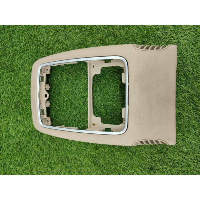 Накладка центральной консоли (салон) Jeep Grand Cherokee WK2 2018 3.6 5PK70HL1AA