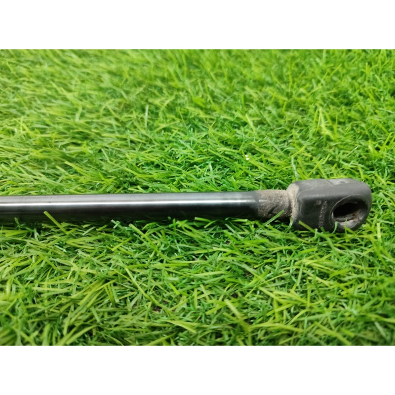 Амортизатор багажника (кузов и элементы) Jeep Grand Cherokee WK2 2018 3.6 68165052AE