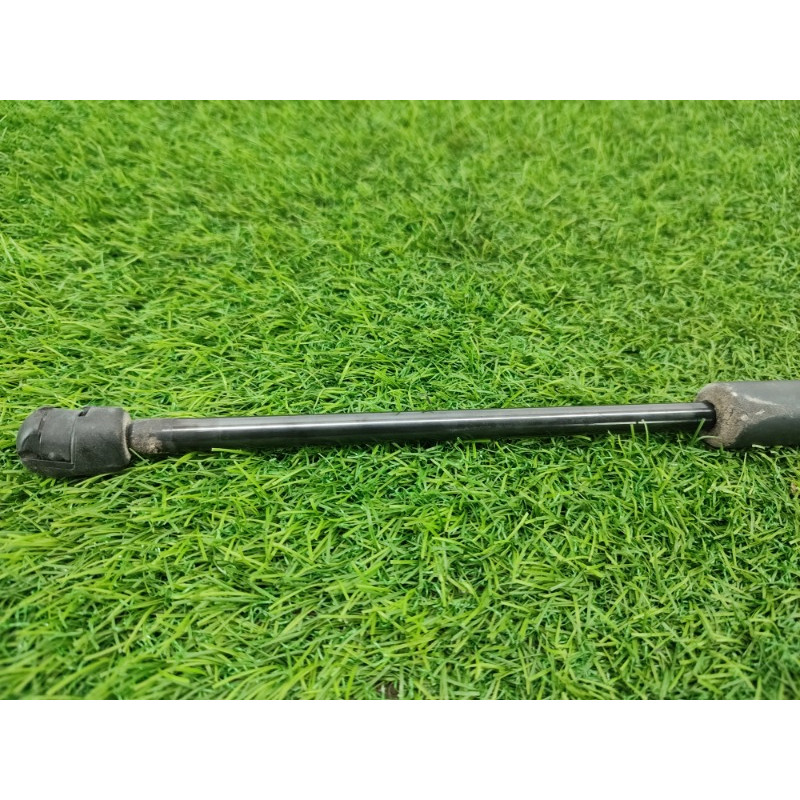 Амортизатор багажника (кузов и элементы) Jeep Grand Cherokee WK2 2018 3.6 68165052AE