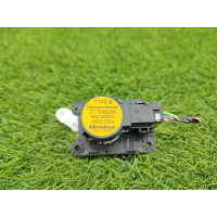 Привод заслонки отопителя