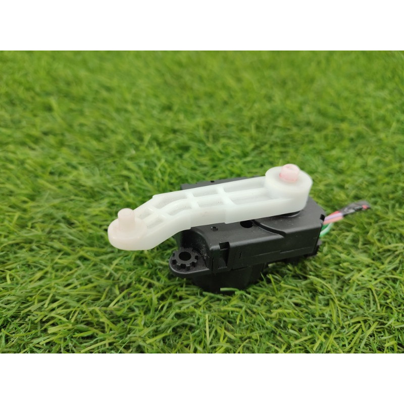 Привод заслонки отопителя (отопление и кондиционирование) Nissan Rogue T32 2020 2.5 277t64bu2a