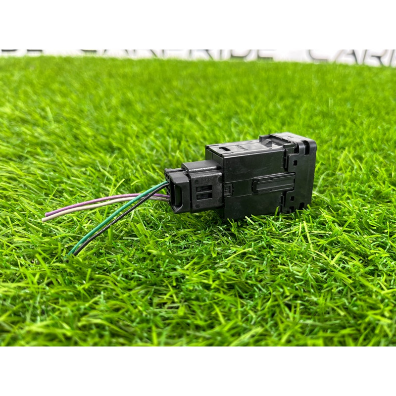 Кнопка открытия лючка топливного бака (электрика / кнопки) Nissan Rogue T32 2020 2.5 252806FL0A