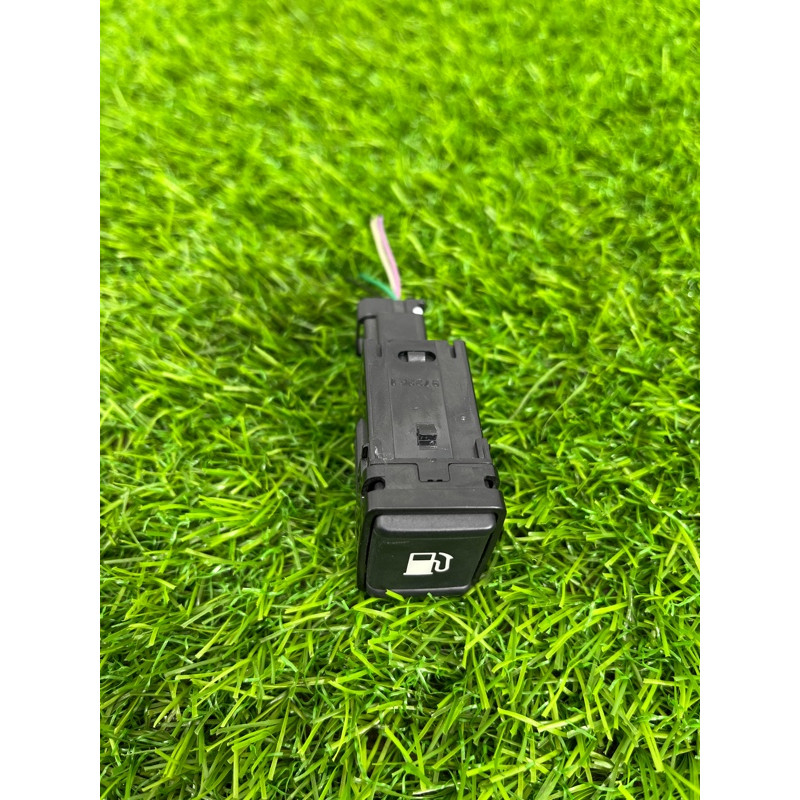 Кнопка открытия лючка топливного бака (электрика / кнопки) Nissan Rogue T32 2020 2.5 252806FL0A