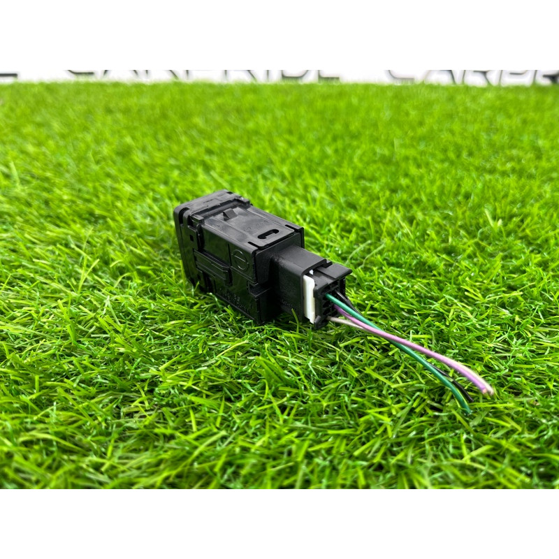 Кнопка открытия лючка топливного бака (электрика / кнопки) Nissan Rogue T32 2020 2.5 252806FL0A