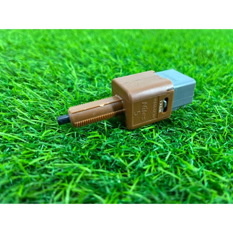 Концевик педали тормоза (электрика / датчики) Nissan Rogue T32 2020 2.5 25320JN00A