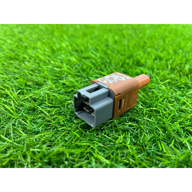 Концевик педали тормоза (электрика / датчики) Nissan Rogue T32 2020 2.5 25320JN00A