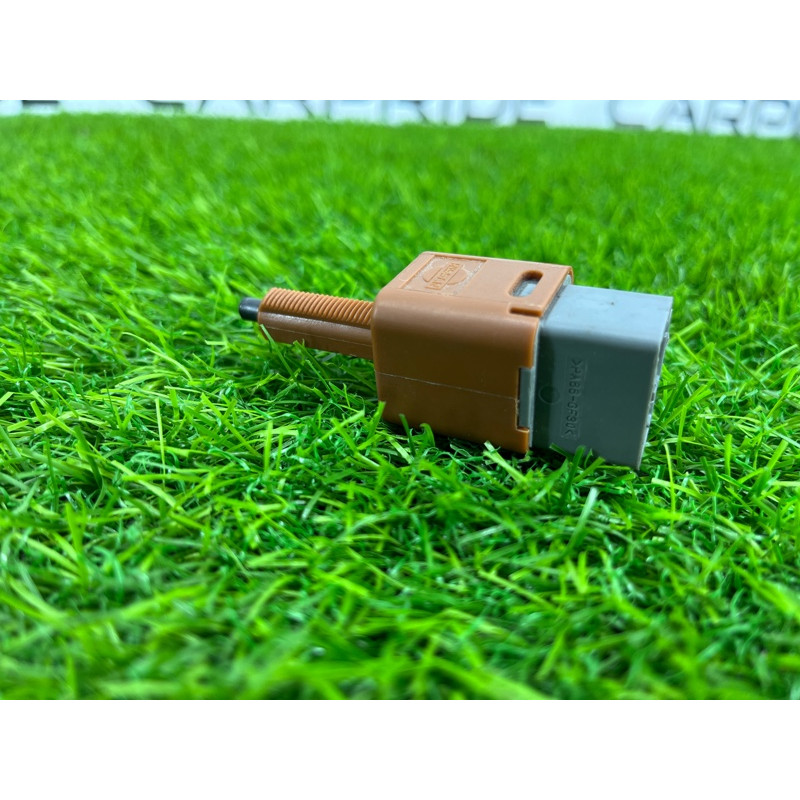 Концевик педали тормоза (электрика / датчики) Nissan Rogue T32 2020 2.5 25320JN00A