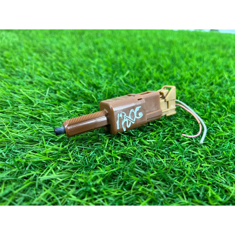 Концевик педали тормоза (электрика / датчики) Nissan Rogue T32 2020 2.5 253003RA0A