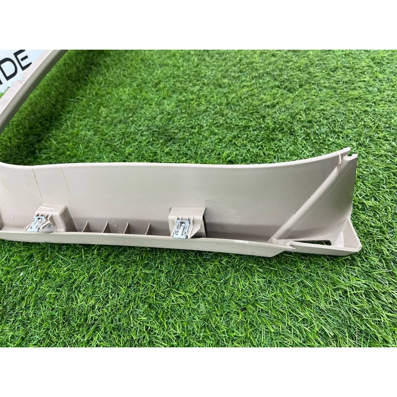 Обшивка крышки багажника (салон) Jeep Grand Cherokee WK2 2018 3.6 1XW82HL1AB