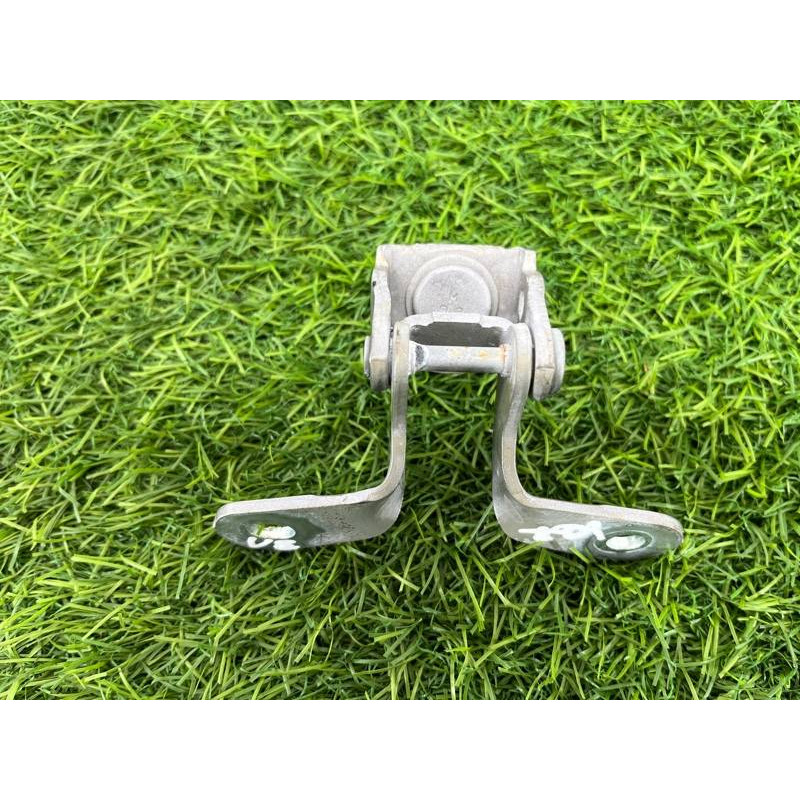 Петля багажника (кузов и элементы) Jeep Grand Cherokee WK2 2018 3.6 68299174AA