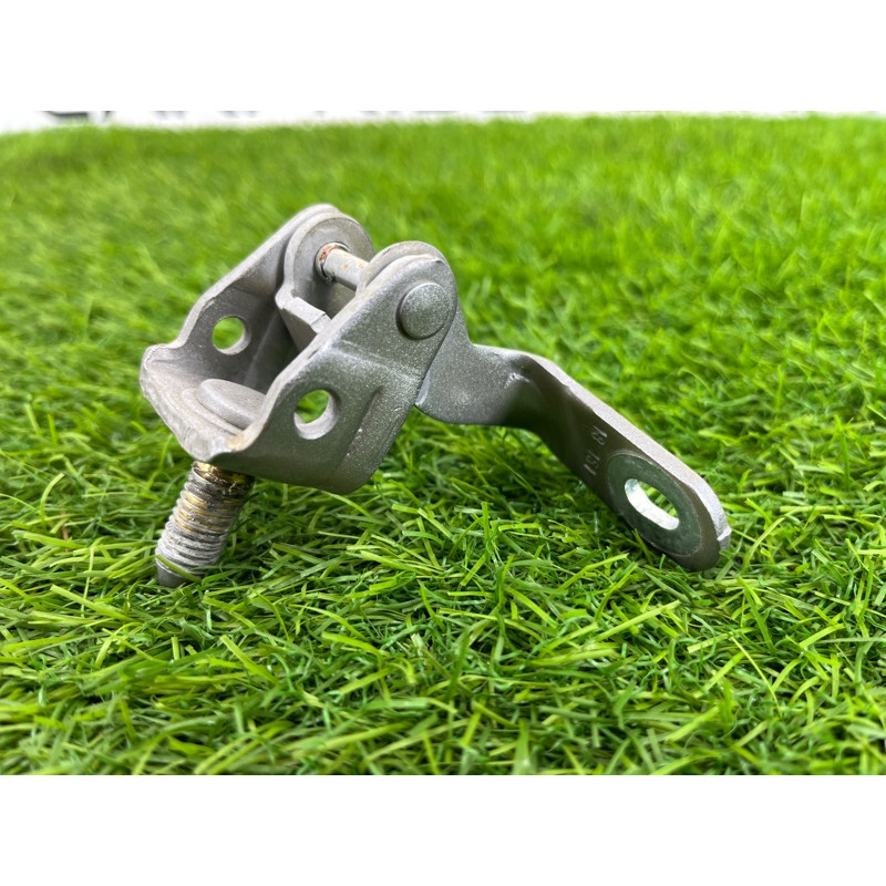 Петля багажника (кузов и элементы) Jeep Grand Cherokee WK2 2018 3.6 68299174AA