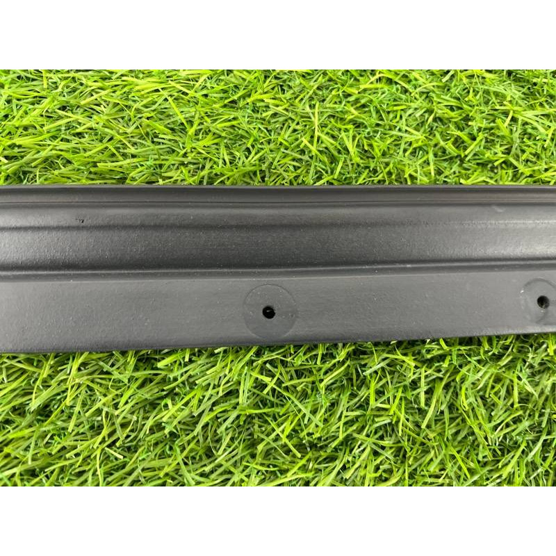 Уплотнитель проема багажника (кузов и элементы) Jeep Grand Cherokee WK2 2018 3.6 68170168AE