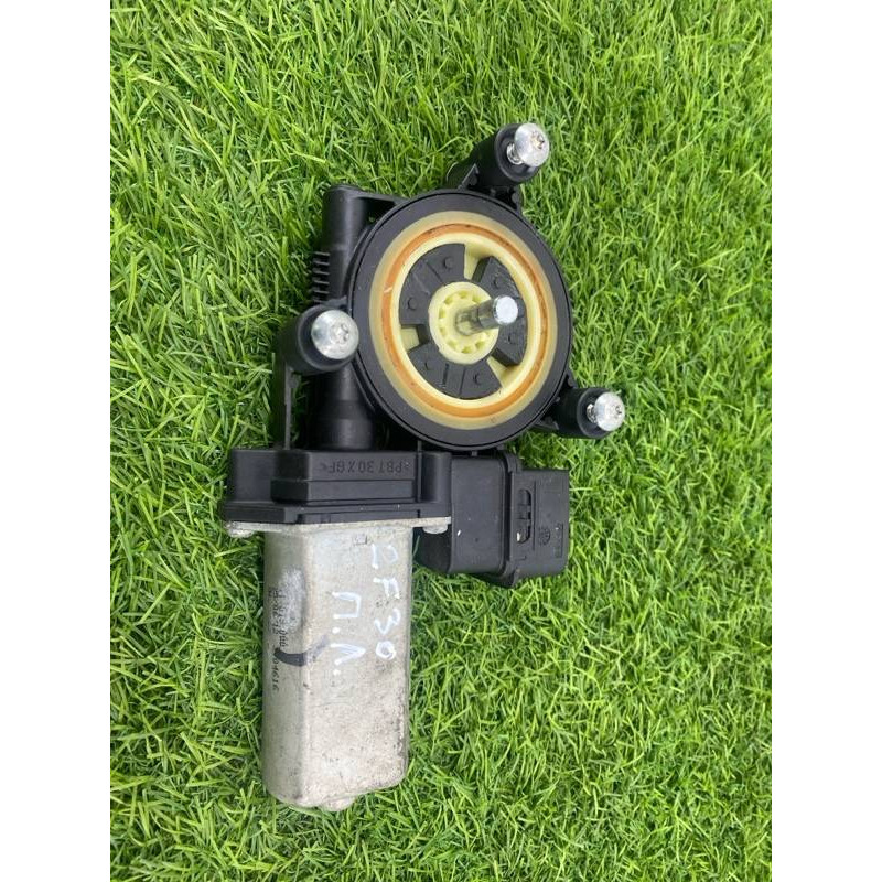 Мотор стеклоподъемника (электрика) BMW 3-series F30 2013 N47D20 67627406633