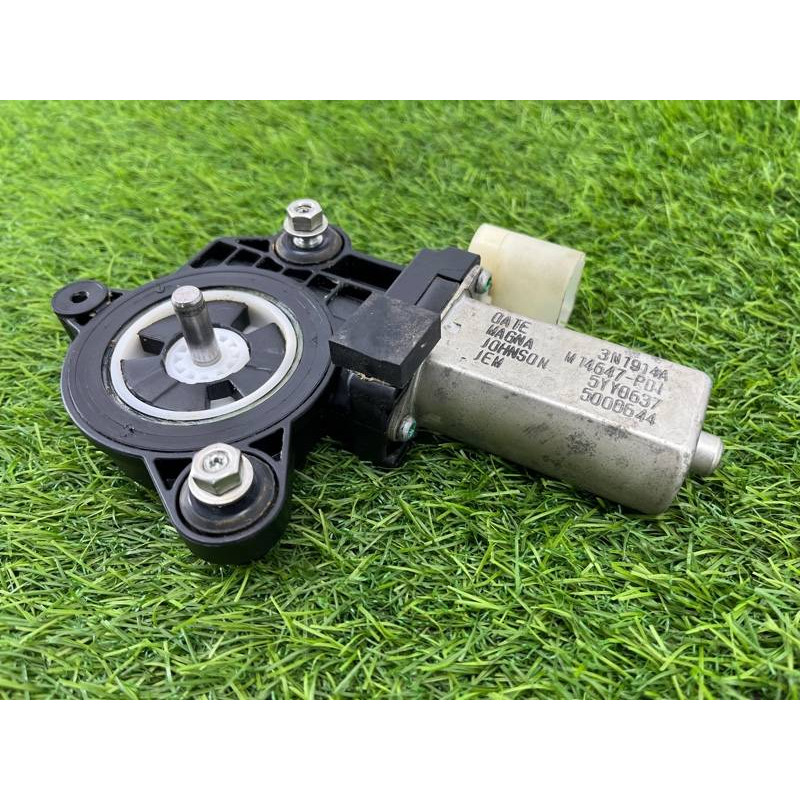 Мотор стеклоподъемника (электрика) BMW 3-series F30 2013 N47D20 67627341564