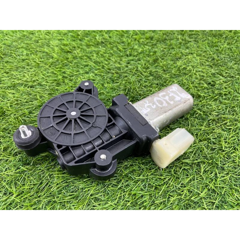 Мотор стеклоподъемника (электрика) BMW 3-series F30 2013 N47D20 67627341564