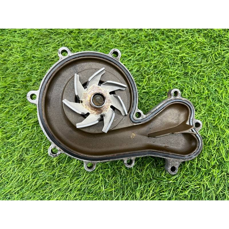 Помпа (система охлаждения) Volkswagen Touareg NF 2013 3.0 TDI CRCA 059121008J